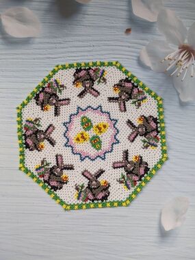 Handmade Beaded Octagonal Bunny Trivet - White and Green
